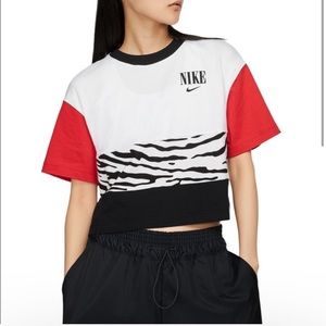 Nike essential color block cropped top Zebra size Small